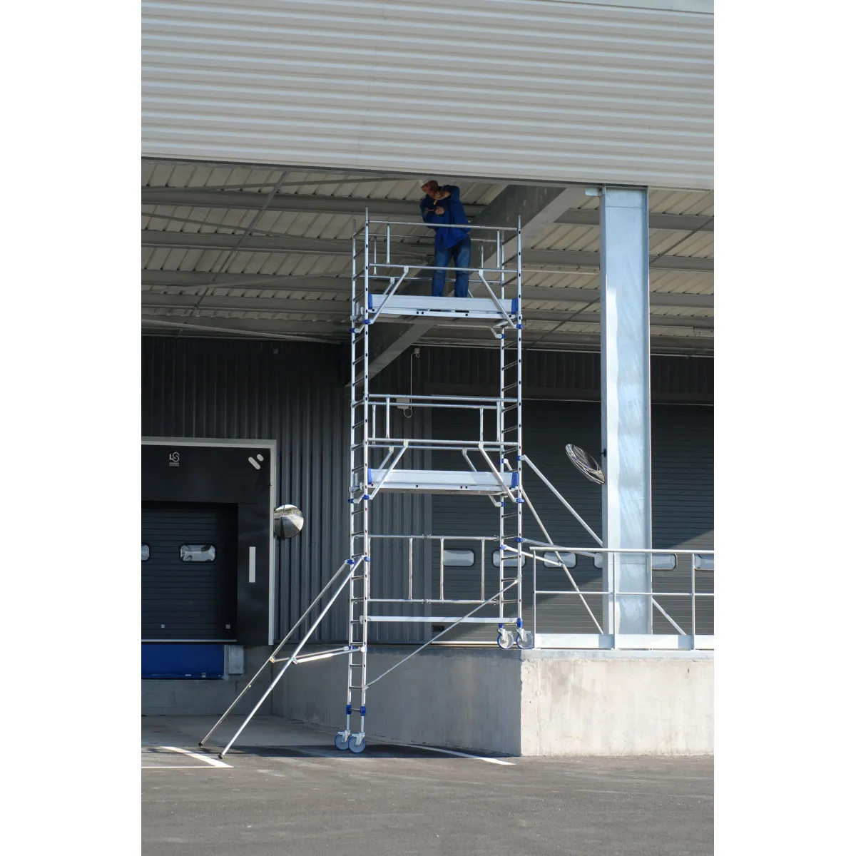 Echafaudage TOTEM 2 LINE 180  Hauteur travail 4,85 m Tubesca Comabi